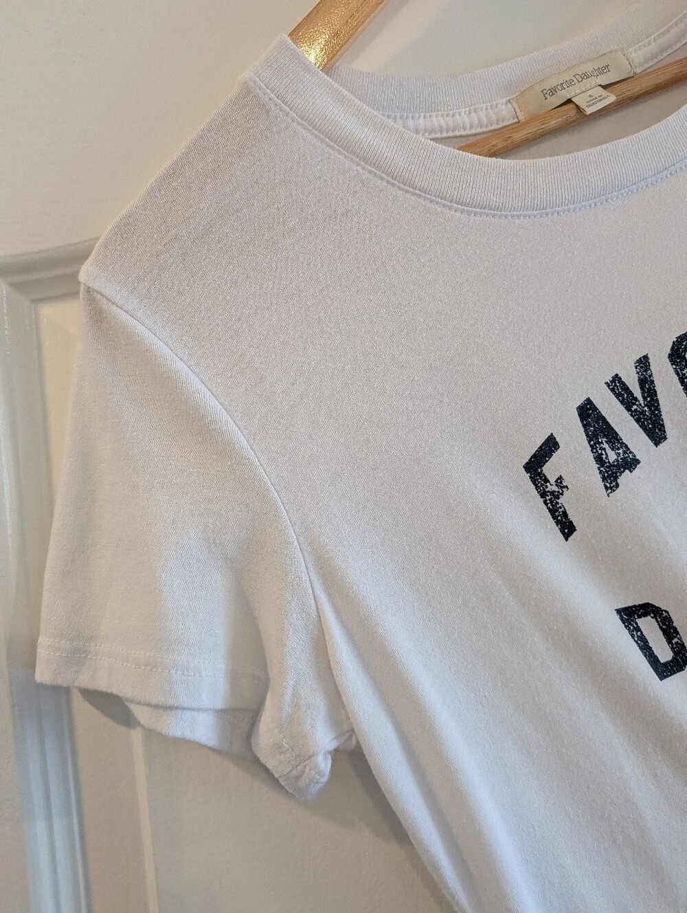 Favorite Daughter Heart Graphic Tee Shirt Top White Short Sleeve Women's Size S - Picture 8 of 15